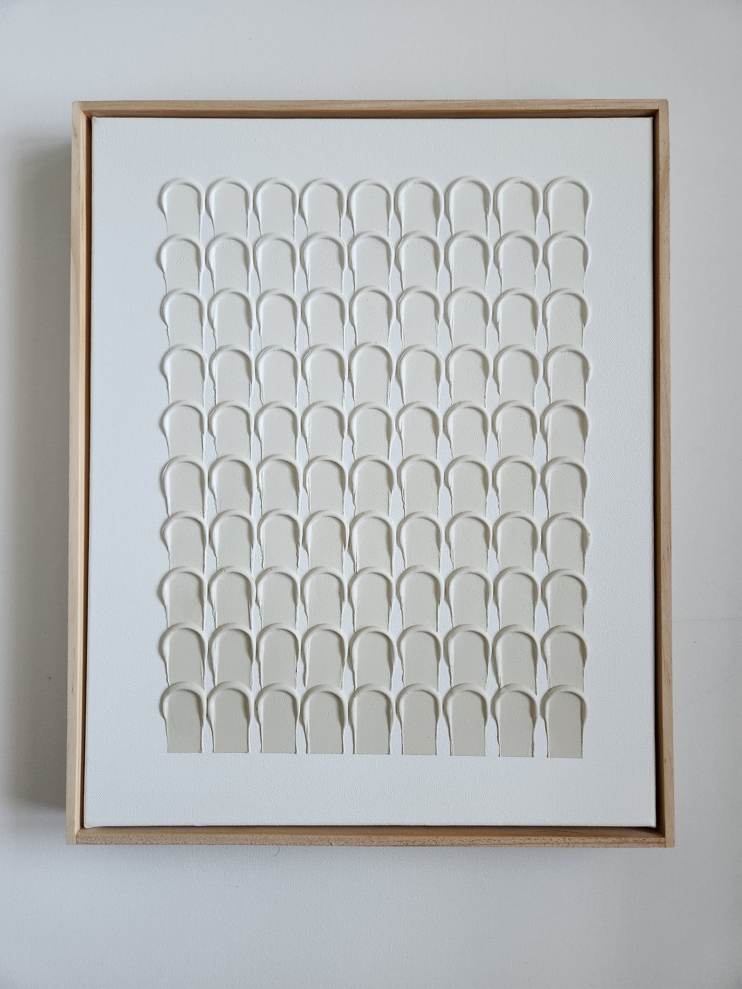 Minimalist Strokes Beige Fade