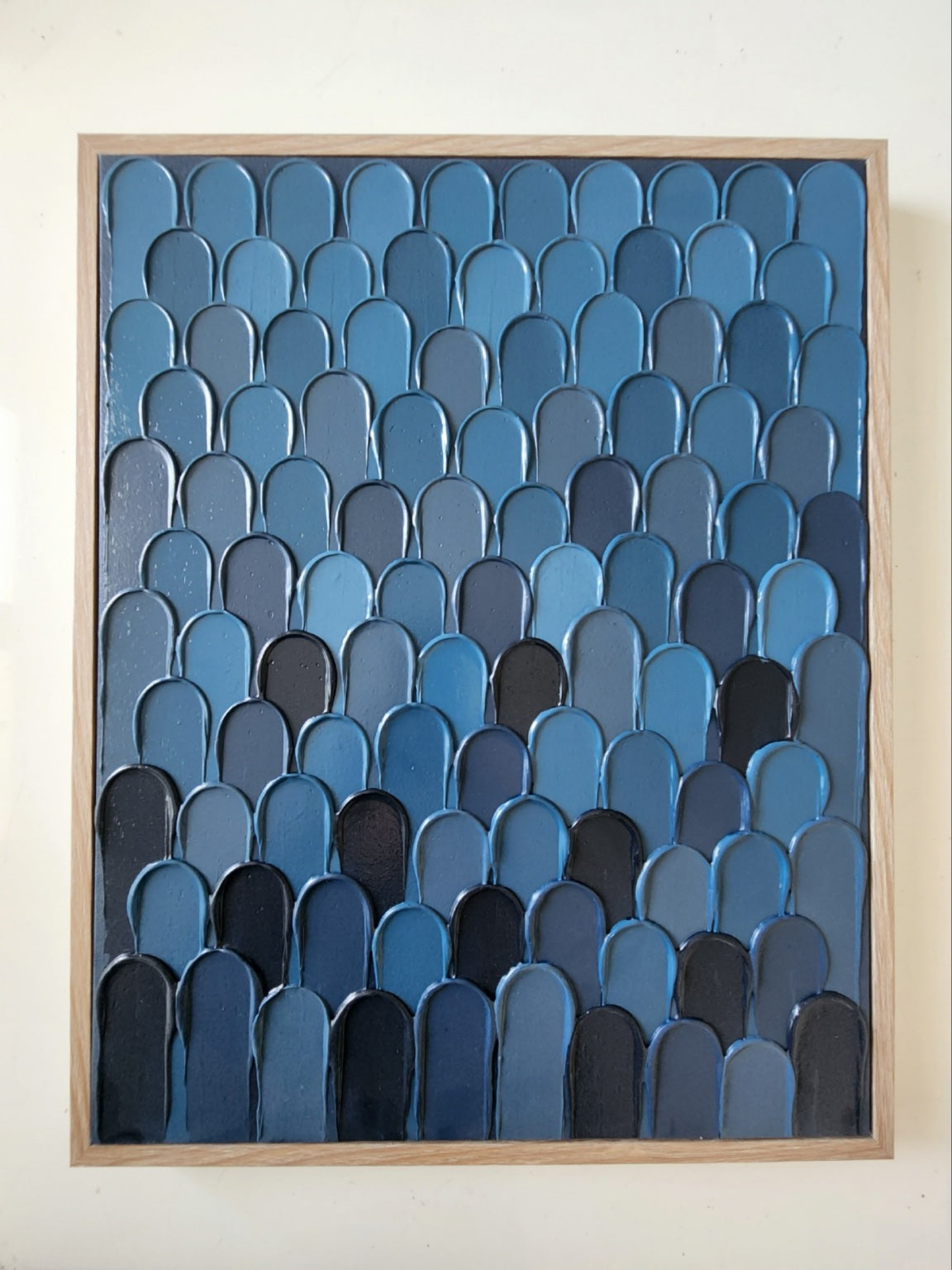Lost in the crowd (Blue)