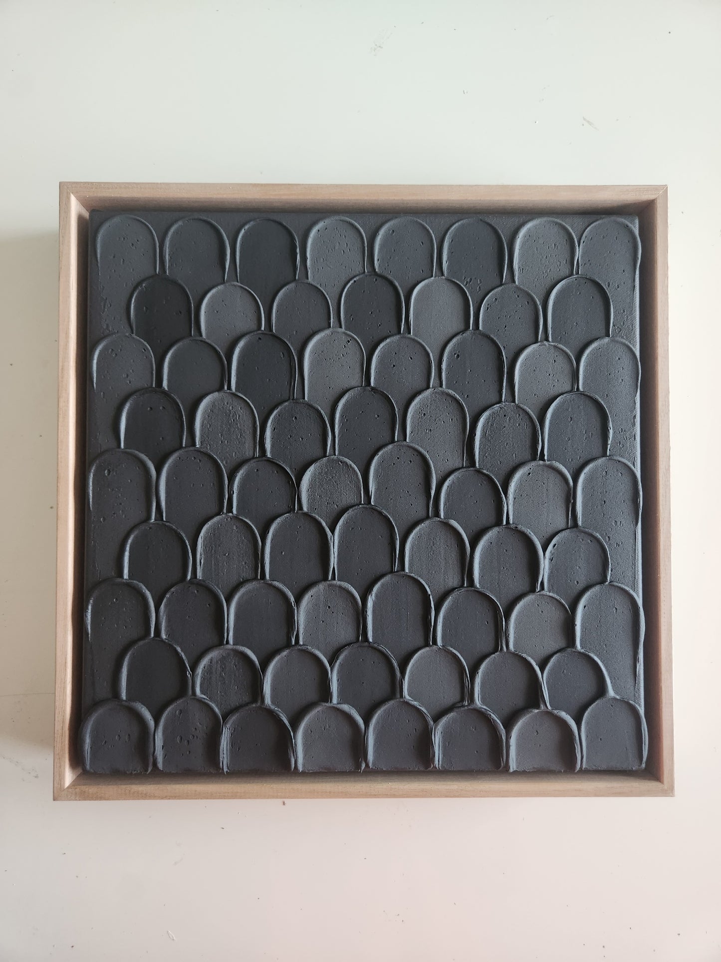 Lost in the crowd (Black)