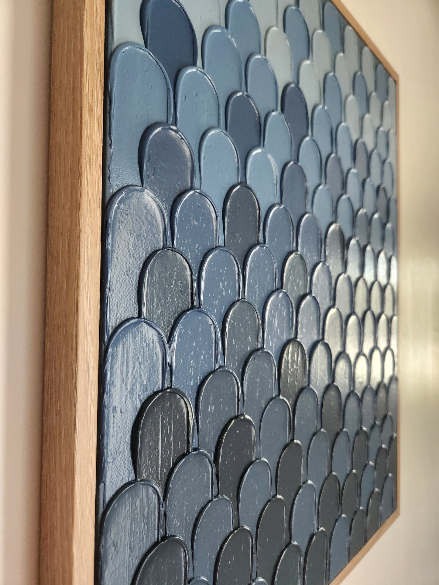 Lost in the crowd (Blue)