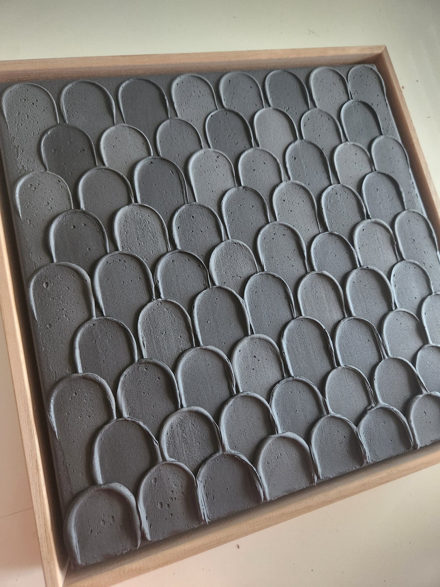 Lost in the crowd (Black)