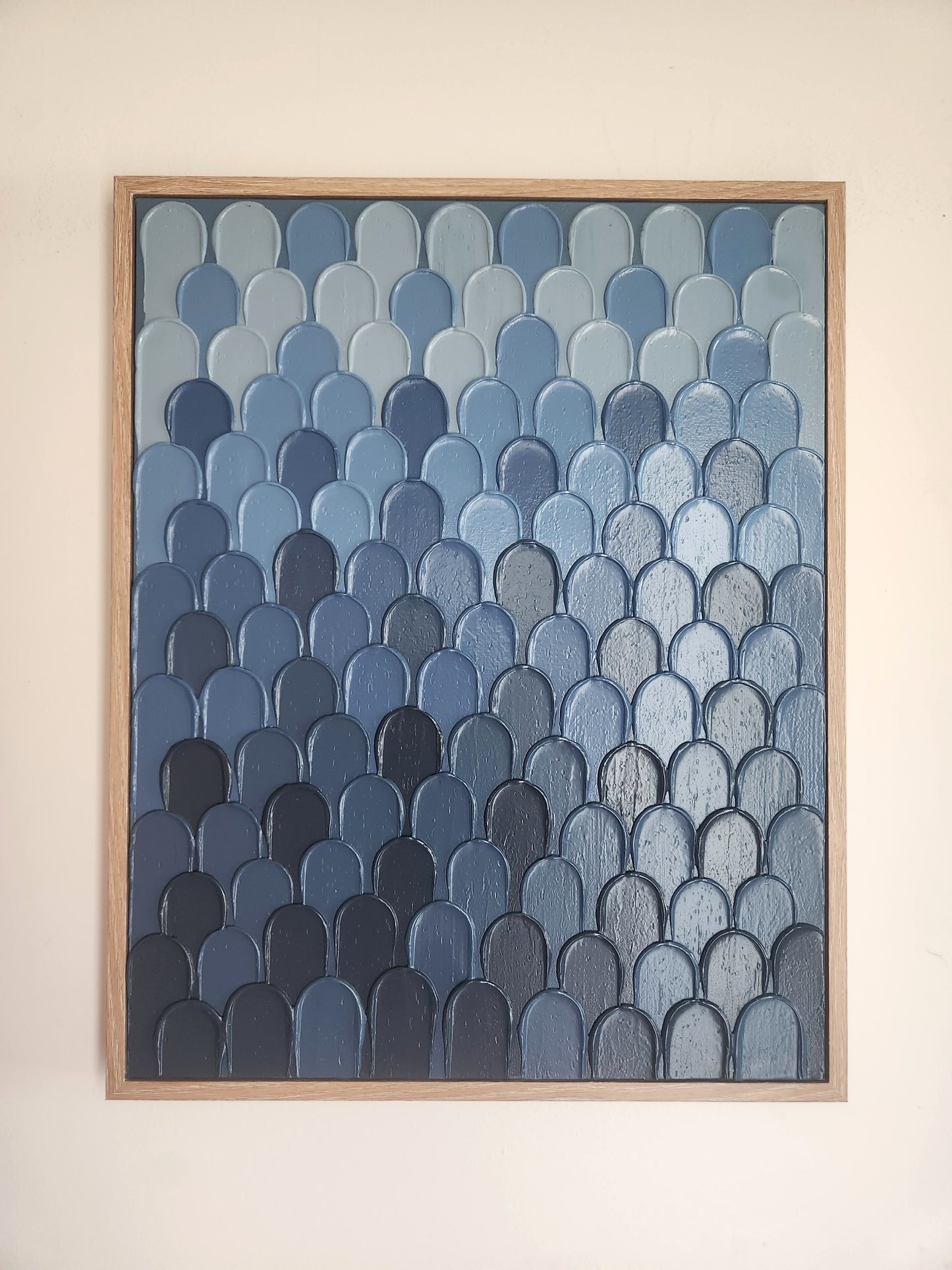 Lost in the crowd (Blue)